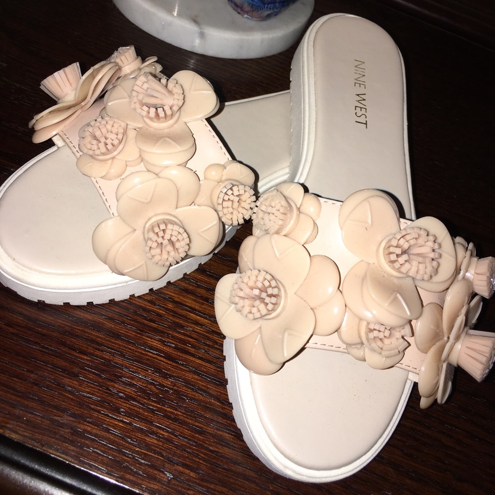 Sandals/slides